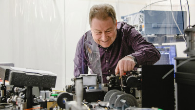 Martin Hofmann erhält Fördermittel im Rahmen eines Reinhart-Koselleck-Projekts für die Entwicklung von Spin-Lasern