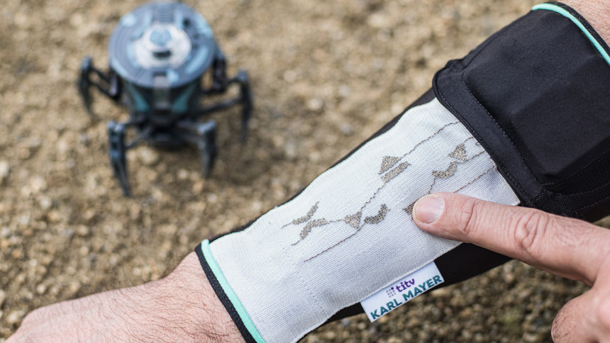Armmanschette zur Steuerung von Robotern