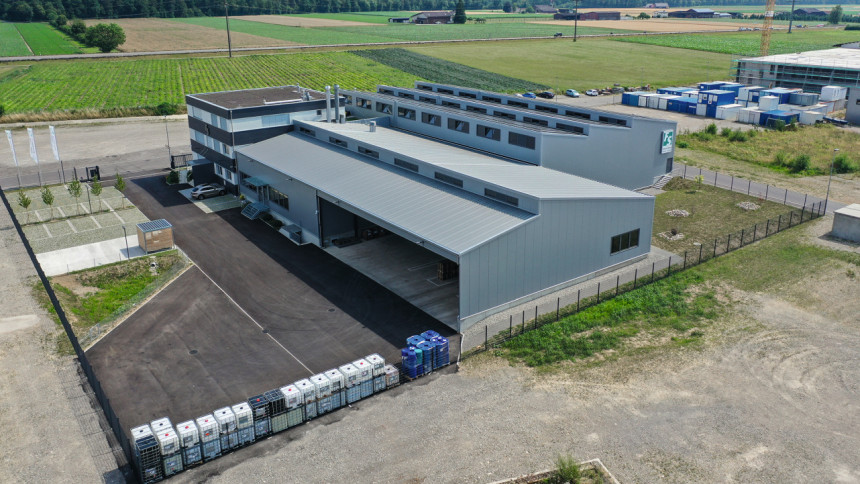 Neuer Firmensitz der Färber &amp; Schmid AG mit Produktion, Labor, Lager, Warenumschlag und Verwaltung