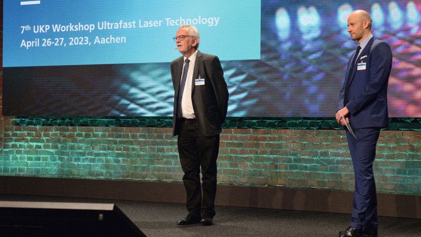 Professor Arnold Gillner und Martin Reininghaus organisierten den „7. UKP Workshop Ultrafast Laser Technology 2023“ in Aachen