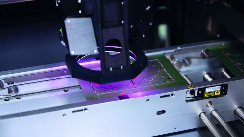 Technologie im Detail: mit 20 Mio. Mikrospiegeln im DLP, einem 25-MP-Kamerasystem mit bis zu  10 µm Auflösung und dem 2500 mm² Abtastbereich setzt die SPI-Neuentwicklung Maßstäbe