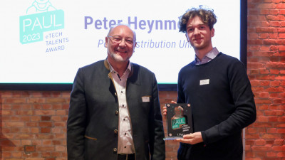 Preisverleihung an Peter Heynmöller durch Dieter Müller, Vorstandsvorsitzender des FED